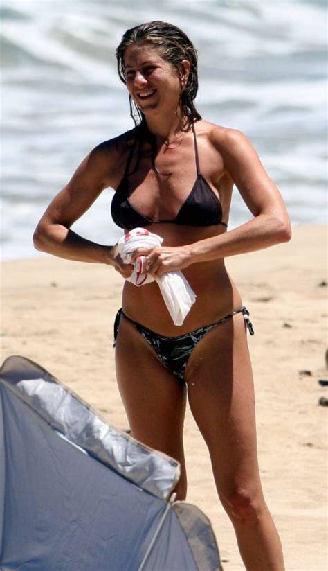 hot new paparazzi pics of jennifer aniston in a bikini celebrity porn photo