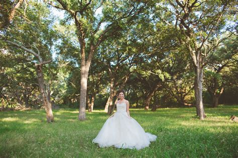 Austin Outdoor Bridal Session Amanda Pomilla Photography
