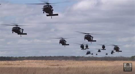 Black Hawk Helicopters 101st Airborne Air Assault