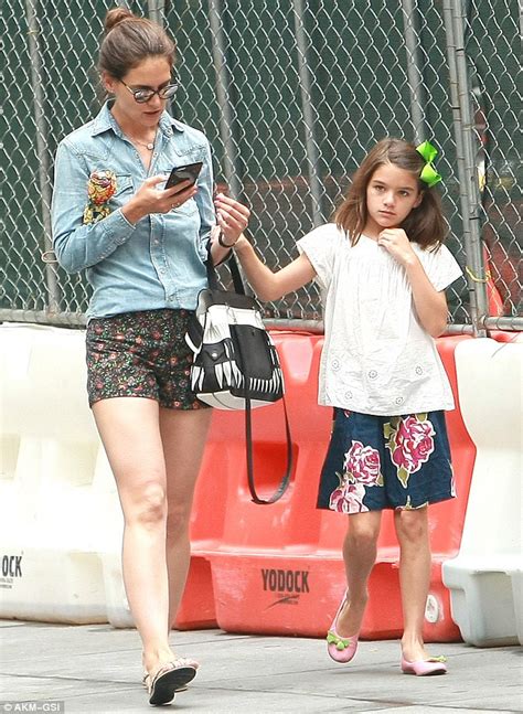 Katie Holmes And Her Daughter Suri Have Girls Day Out In New York