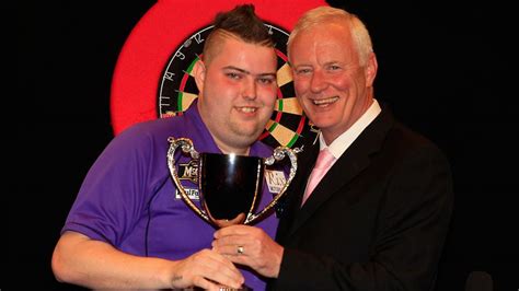 michael smith claims final seeded berth   ladbrokes world darts championship darts news
