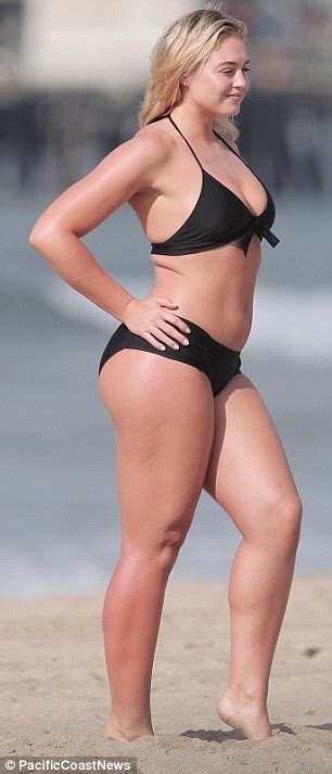 plus sized model iskra lawrence looks all woman on sexy shoot daily mail online