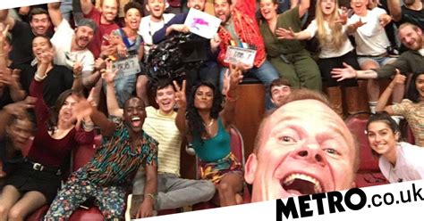 netflix s sex education cast confirm season 2 has finished filming metro news
