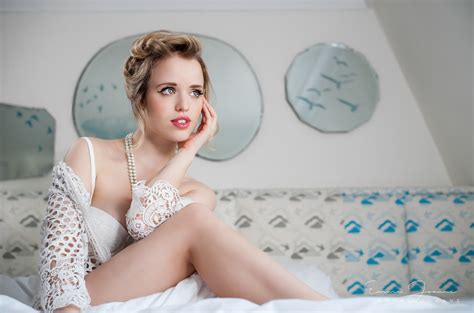 One Sexy Pin Up Boudoir Shoot For Rotolight Amateur Photographer