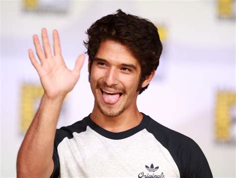 tyler posey apologizes for misleading coming out snapchat