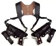 gun holsters blog learn   wear  shoulder holster properly