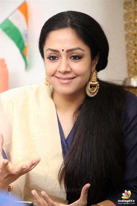 jyothika photos tamil actress photos images gallery stills and