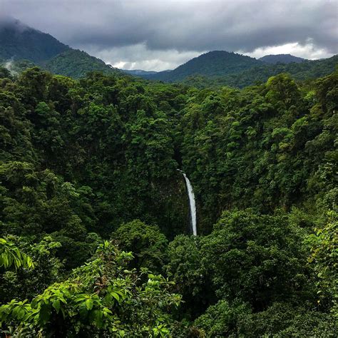 la fortuna waterfall  la fortuna costa rica rtropical