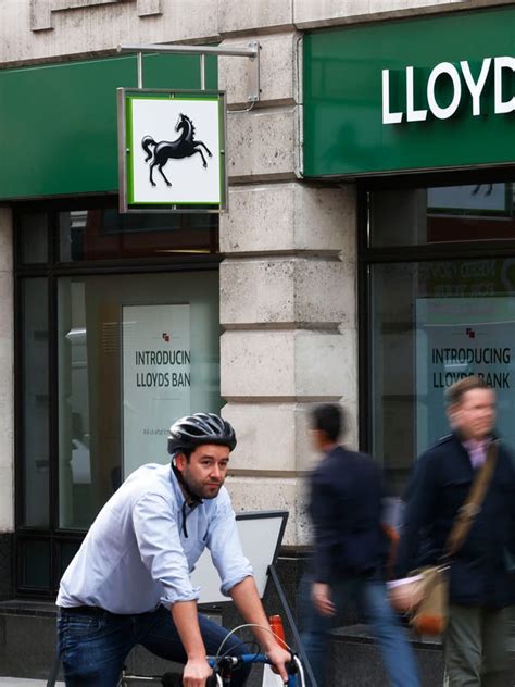 lloyds pays 370m to settle libor probes