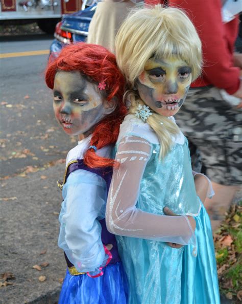 Zombie Elsa And Anna Halloween Costumes Zombieelsa
