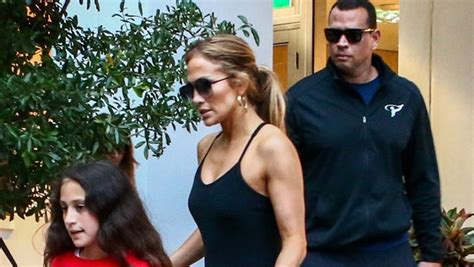 Jennifer Lopez And Daughter Emme Ace Batting Practice With Alex