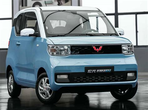 chinas mini electric car overtakes tesla model    selling ev