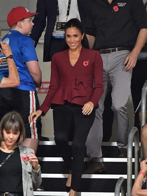 Everything You Need To Copy Meghan Markle S Chic Style In 2020 Ribbed