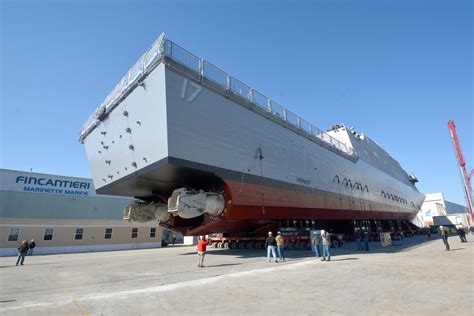 lcs  future uss indianapolis rolling   launch