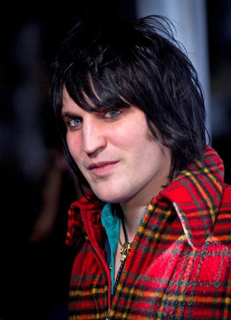 great british bake off host noel fielding admits he learnt to kiss from tv soaps daily star