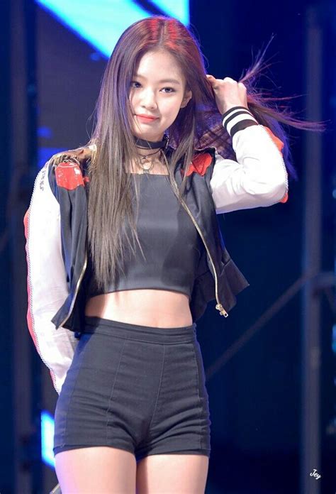 Blackpink Jennie Drops Jaws With Her Perfect Figure