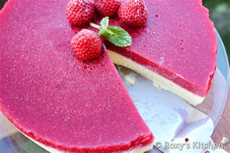 no bake summer cake vanilla mousse with strawberry jelly
