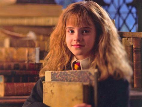 Emma Watson Cringes As She Watches Harry Potter Outtakes