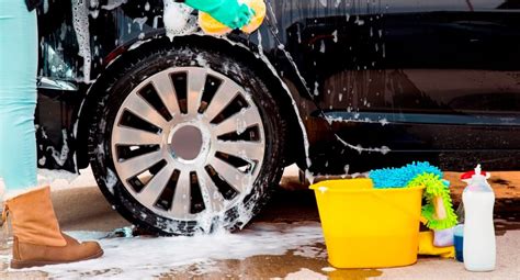five helpful tips for washing your car at home simply savvy budget