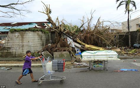 Philippines Typhoon Haiyan Bodies Piled In Streets As Makeshift