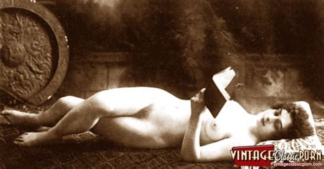 pinkfineart 20s reclining nude ladies from vintage classic porn