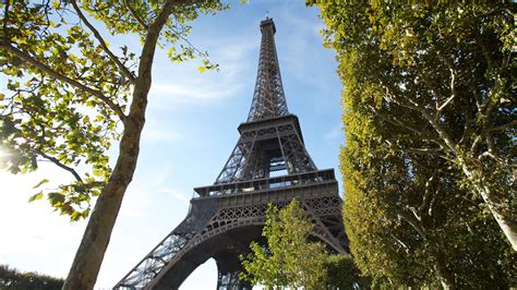 top  hotels  eiffel tower  paris   expedia philippines