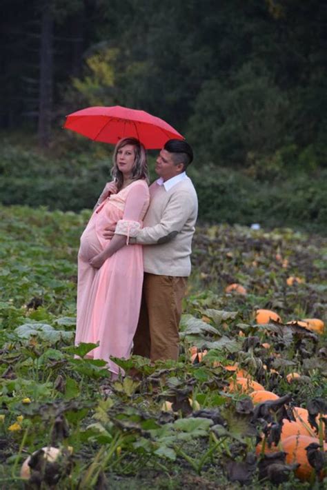 omg couple take hilarious maternity photo shoot to the spooky next level omg blog