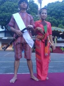 pakaian adat tradisional indonesia budaya nusantara
