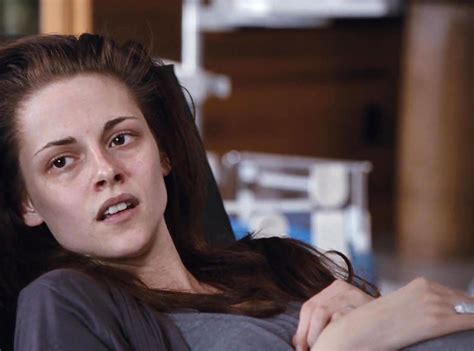 26 Bella Gives Birth Breaking Dawn Part 1 From 28 Best Twilight