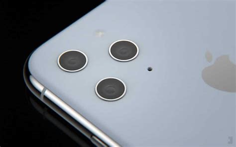 concept envisions iphone    ugly camera bump   hate