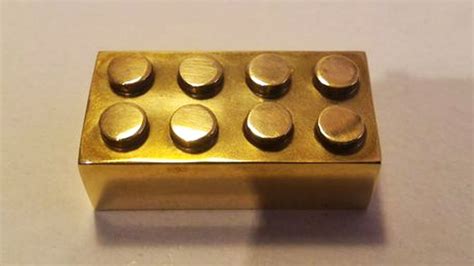 gouden lego steentje geveild voor ruim  euro rtv drenthe