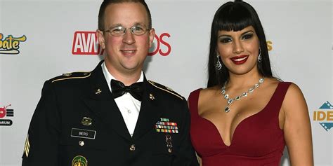 porn star takes army sergeant to industry award show