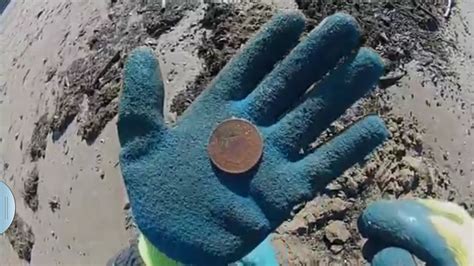 metal detecting uk finds   day   beach flwd youtube