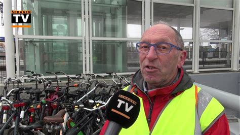 fietsersbond labelt fietswrakken bij station schagen youtube
