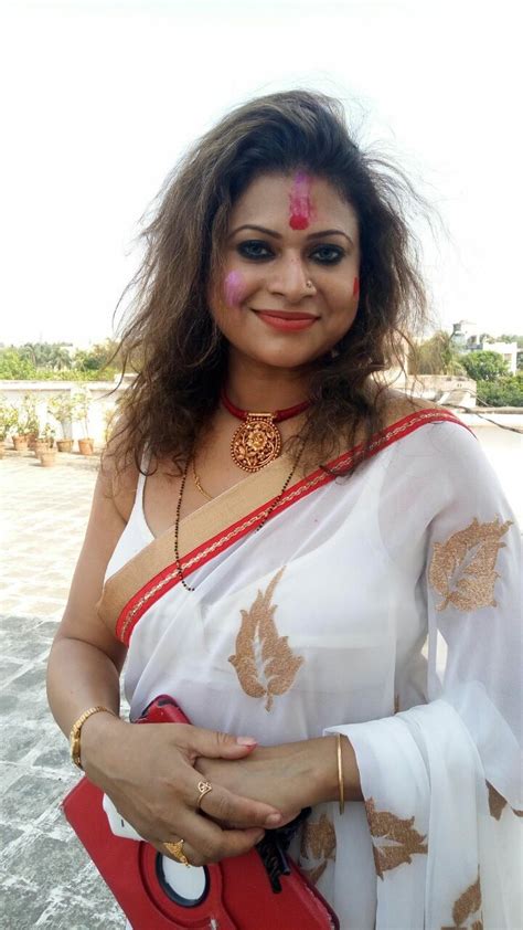 Pin By At Ik On Boudi India Beauty Women Bengali Saree