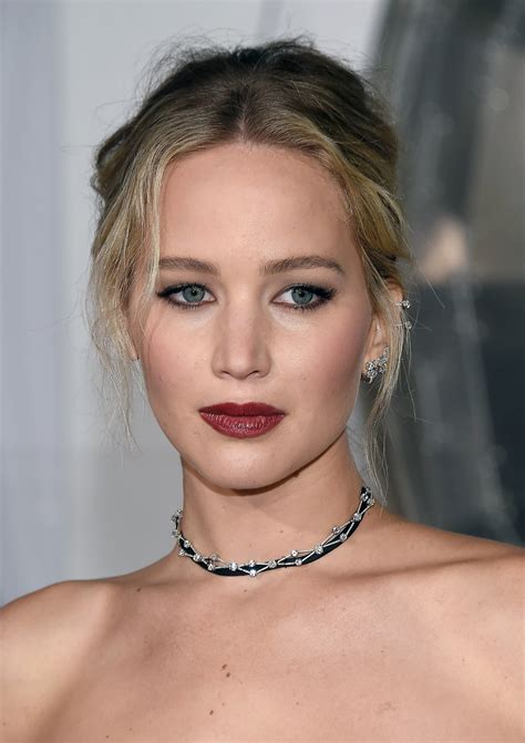 Jennifer Lawrence Perfect Face Features Popsugar Beauty