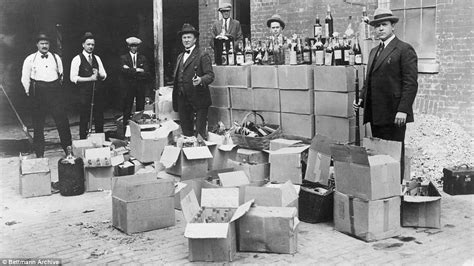 photos show new york city s prohibition era speakeasies daily mail online