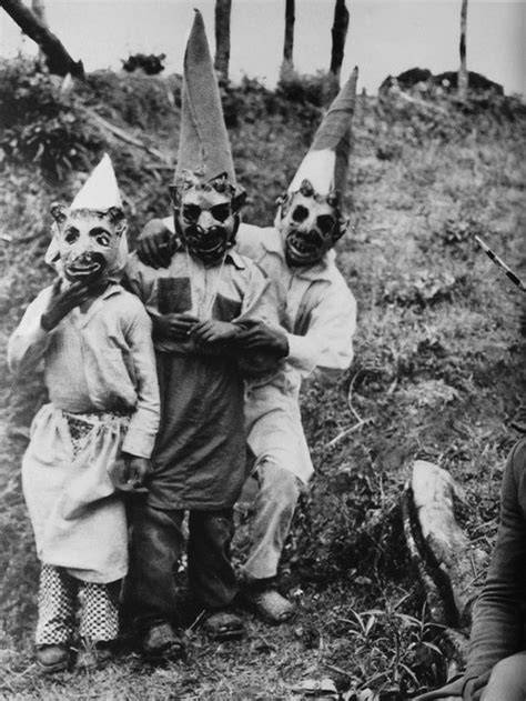 creepy vintage halloween     clowns