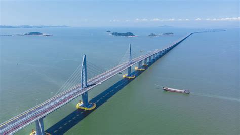 designing bridge   artificial islands  hong kong zhuhai macao