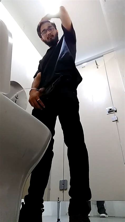 Brendo24 Toilet Spycam Part 2