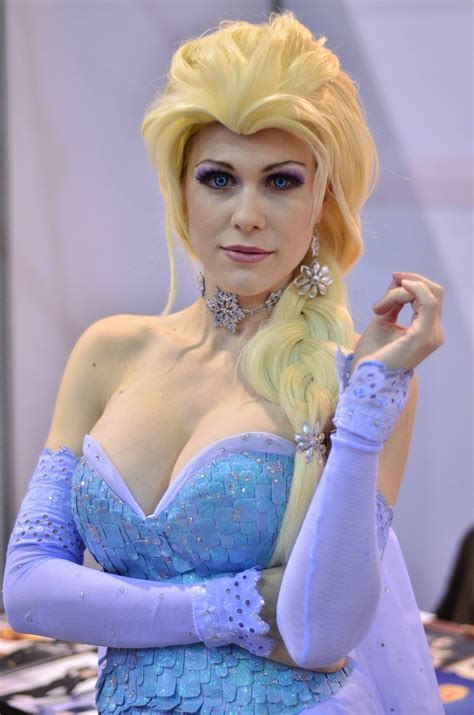 A Ravishing Shot Of Ladylemon As A Sexy Elsa At Comic