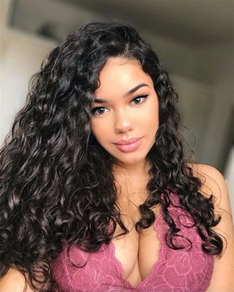 31 Sexy Girls With Curly Hair Barnorama