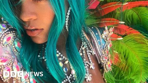 Rihannas Crop Over Costume Goes Viral Bbc News