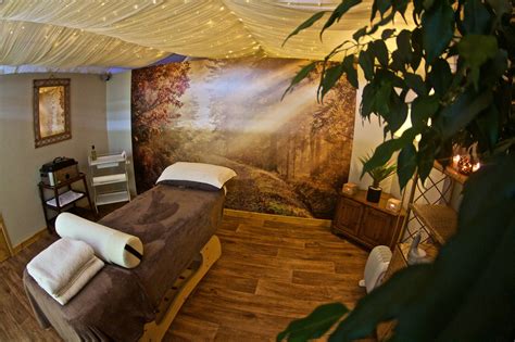 pin  cathereen wells doherty  indian head massage room decor