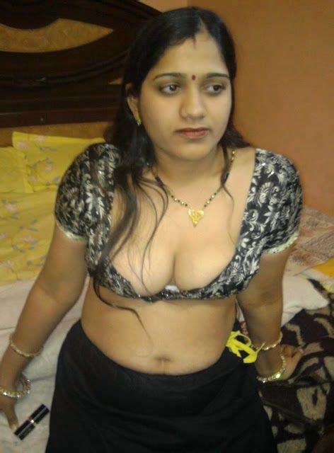 the funtoosh page have funbath real life bhabhi cleavage life in 2019 crop tops