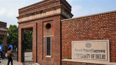 protest delhi university women students protest  withholding  exam results