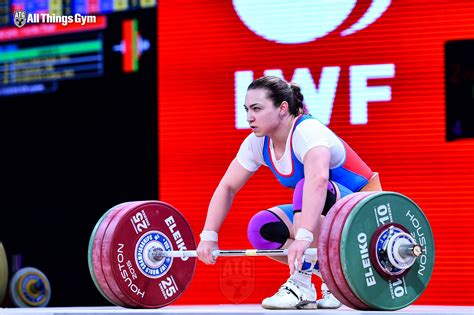 women in weightlifting part 1 programming yasha thoughts