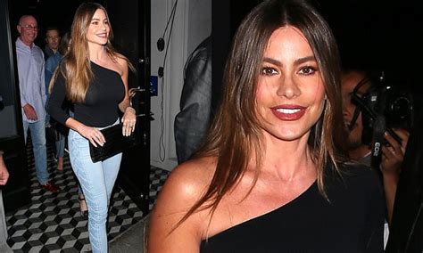 sofia vergara works her magic in off the shoulder top and skinny jeans