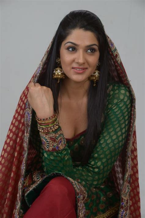 sakshi choudhary hot and sexy pics hd images