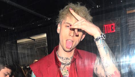 Machine Gun Kelly S Neighbors Hate Him And His Friends They Just Park